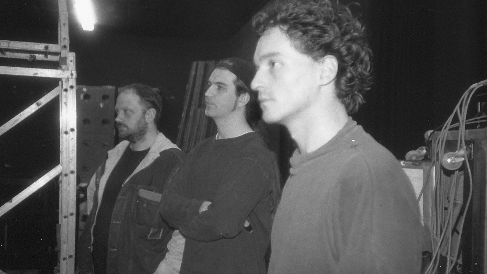 16–17 / Alex Buess