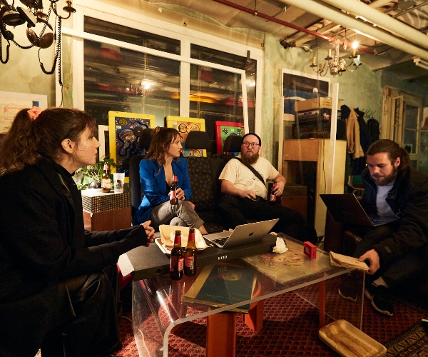 Soundclinic Frühling 2022: Die Jury berät © Samuel Bramley